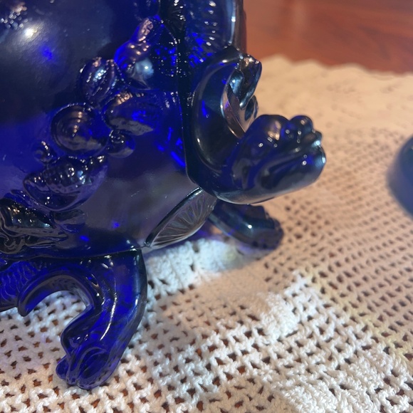 Dalzell Viking Vintage Glass Candy Dish & Lid - Picture 14 of 17